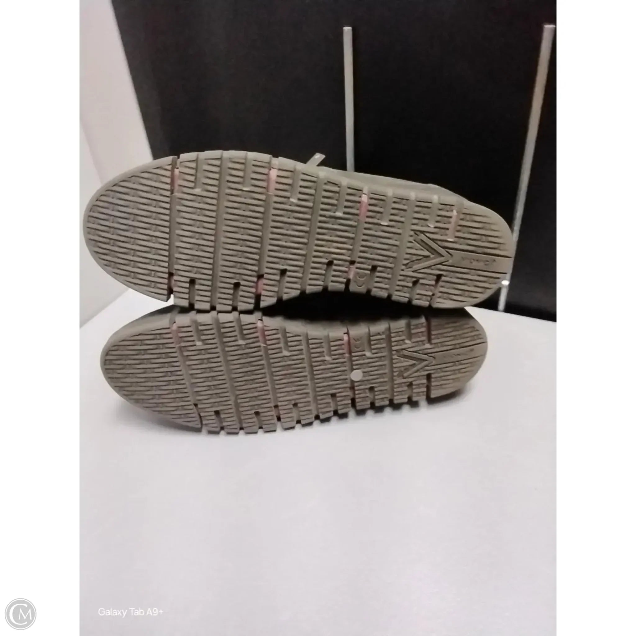 Boots Ankle Flats By Vionic In Green, Size: 8