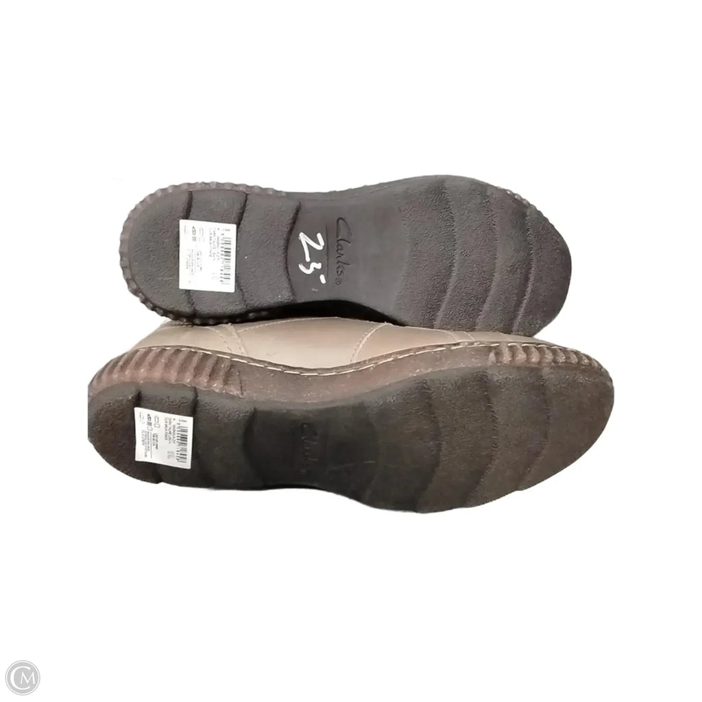 Shoes Flats By Clarks In Brown, Size: 7.5